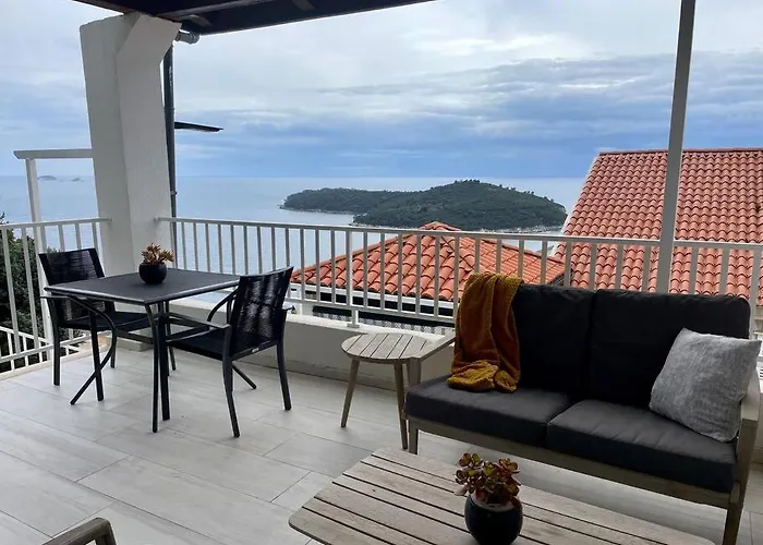 Modern 2Bdrm Apt Luxeview4- Seaview