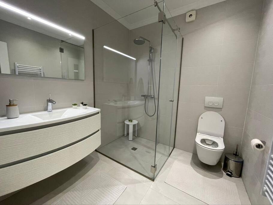 Modern 2bdrm Luxeview4- Seaview Apartment *